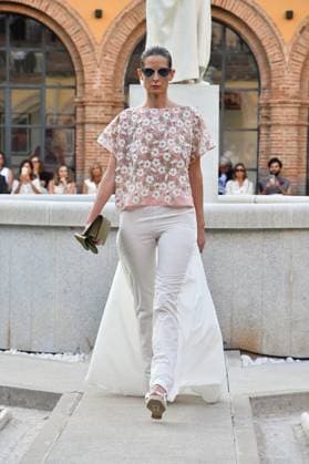 Mercedes-Benz Fashion Week de Madrid - Maison Mesa in Spain - 16 Sep 2025 A model walks the runway wearing a design by Maison Mesa during Mercedes-Benz Fashion Week de Madrid in IFERMA. Madrid Spain Copyright: xAtilanoxGarciax xSOPAxImagesx FOTO48076