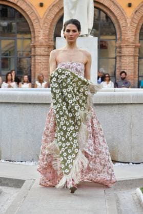 Mercedes-Benz Fashion Week de Madrid - Maison Mesa in Spain - 16 Sep 2025 A model walks the runway wearing a design by Maison Mesa during Mercedes-Benz Fashion Week de Madrid in IFERMA. Madrid Spain Copyright: xAtilanoxGarciax xSOPAxImagesx FOTO48078