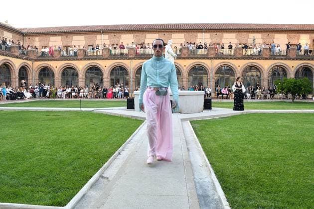 Mercedes-Benz Fashion Week de Madrid - Maison Mesa in Spain - 16 Sep 2025 A model walks the runway wearing a design by Maison Mesa during Mercedes-Benz Fashion Week de Madrid in IFERMA. Madrid Spain Copyright: xAtilanoxGarciax xSOPAxImagesx FOTO48088