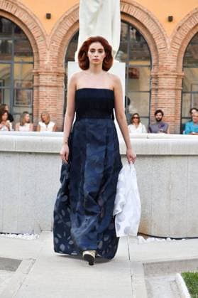 Mercedes-Benz Fashion Week de Madrid - Maison Mesa in Spain - 16 Sep 2025 A model walks the runway wearing a design by Maison Mesa during Mercedes-Benz Fashion Week de Madrid in IFERMA. Madrid Spain Copyright: xAtilanoxGarciax xSOPAxImagesx FOTO48100