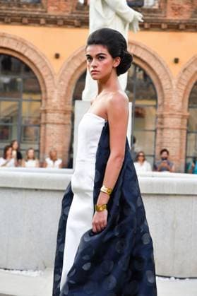 Mercedes-Benz Fashion Week de Madrid - Maison Mesa in Spain - 16 Sep 2025 A model walks the runway wearing a design by Maison Mesa during Mercedes-Benz Fashion Week de Madrid in IFERMA. Madrid Spain Copyright: xAtilanoxGarciax xSOPAxImagesx FOTO48103