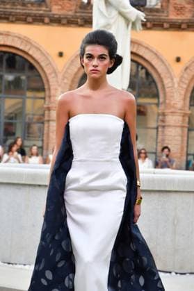 Mercedes-Benz Fashion Week de Madrid - Maison Mesa in Spain - 16 Sep 2025 A model walks the runway wearing a design by Maison Mesa during Mercedes-Benz Fashion Week de Madrid in IFERMA. Madrid Spain Copyright: xAtilanoxGarciax xSOPAxImagesx FOTO48104