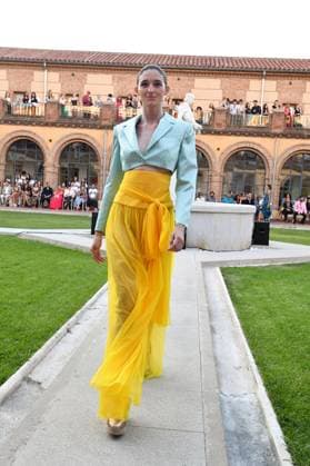 Mercedes-Benz Fashion Week de Madrid - Maison Mesa in Spain - 16 Sep 2025 A model walks the runway wearing a design by Maison Mesa during Mercedes-Benz Fashion Week de Madrid in IFERMA. Madrid Spain Copyright: xAtilanoxGarciax xSOPAxImagesx FOTO48115