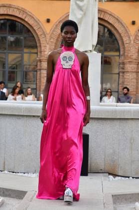 Mercedes-Benz Fashion Week de Madrid - Maison Mesa in Spain - 16 Sep 2025 A model walks the runway wearing a design by Maison Mesa during Mercedes-Benz Fashion Week de Madrid in IFERMA. Madrid Spain Copyright: xAtilanoxGarciax xSOPAxImagesx FOTO48117