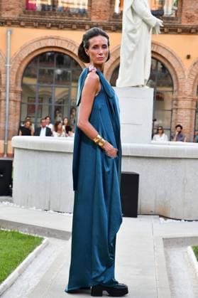 Mercedes-Benz Fashion Week de Madrid - Maison Mesa in Spain - 16 Sep 2025 A model walks the runway wearing a design by Maison Mesa during Mercedes-Benz Fashion Week de Madrid in IFERMA. Madrid Spain Copyright: xAtilanoxGarciax xSOPAxImagesx FOTO48122