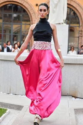 Mercedes-Benz Fashion Week de Madrid - Maison Mesa in Spain - 16 Sep 2025 A model walks the runway wearing a design by Maison Mesa during Mercedes-Benz Fashion Week de Madrid in IFERMA. Madrid Spain Copyright: xAtilanoxGarciax xSOPAxImagesx FOTO48124