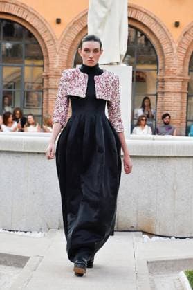 Mercedes-Benz Fashion Week de Madrid - Maison Mesa in Spain - 16 Sep 2025 A model walks the runway wearing a design by Maison Mesa during Mercedes-Benz Fashion Week de Madrid in IFERMA. Madrid Spain Copyright: xAtilanoxGarciax xSOPAxImagesx FOTO48127