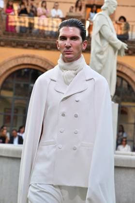 Mercedes-Benz Fashion Week de Madrid - Maison Mesa in Spain - 16 Sep 2025 A model walks the runway wearing a design by Maison Mesa during Mercedes-Benz Fashion Week de Madrid in IFERMA. Madrid Spain Copyright: xAtilanoxGarciax xSOPAxImagesx FOTO48132