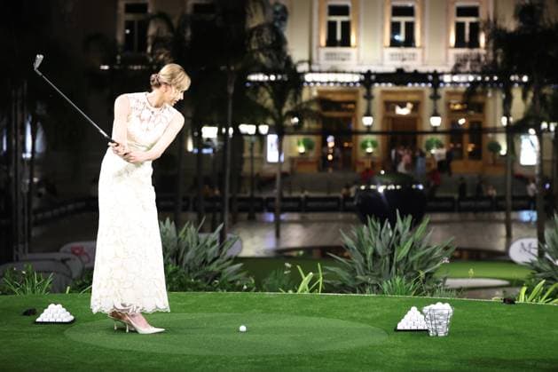 Bilder des Jahres 2025, Entertainment 09 September Monaco, SEPTEMBER 16, 2025 GOLF OF PRINCESS MONACO CUP sur la Place du Casino de Monte Carlo LL AA SS LE COUPLE SOUVERAIN JC VINAJ NO TABLOID NO TABLOIDS 448740 2025 09 16 MONACO  Copyright: xJean-CharlesxVinajx xStarfacex STAR_448740_033