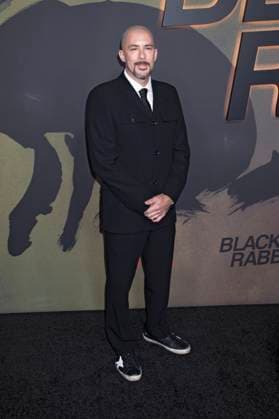 Ben Semanoff at the premiere of the Netflix miniseries Black Rabbit at the SVA Theater New York, 16 09 2025 Foto:xB.xHinex xFuturexImagex rabbit_5904
