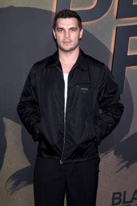 Zac Frognowski at the premiere of the Netflix miniseries Black Rabbit at SVA Theater New York, 16 09 2025 Foto:xB.xHinex xFuturexImagex rabbit_5921