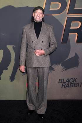 Troy Kotsur at the premiere of the Netflix miniseries Black Rabbit at SVA Theater New York, 16 09 2025 Foto:xB.xHinex xFuturexImagex rabbit_5935