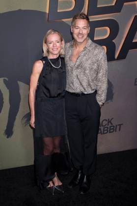 Kate Susman and Zach Baylin at the premiere of the Netflix miniseries Black Rabbit at SVA Theater New York, 16 09 2025 Foto:xB.xHinex xFuturexImagex rabbit_5943