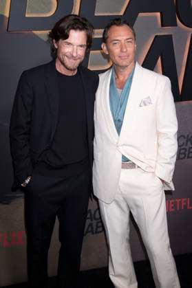 Jason Bateman and Jude Law at the premiere of the Netflix miniseries Black Rabbit at SVA Theater New York, 16 09 2025 Foto:xB.xHinex xFuturexImagex rabbit_5960