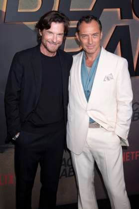 Jason Bateman and Jude Law at the premiere of the Netflix miniseries Black Rabbit at SVA Theater New York, 16 09 2025 Foto:xB.xHinex xFuturexImagex rabbit_5961