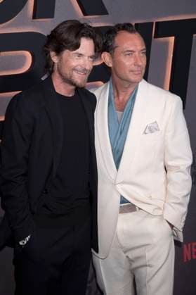 Jason Bateman and Jude Law at the premiere of the Netflix miniseries Black Rabbit at SVA Theater New York, 16 09 2025 Foto:xB.xHinex xFuturexImagex rabbit_5962