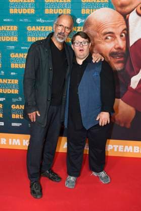 Christoph Maria Herbst and Nico Randel at the premiere of the movie Ganzer halber Bruder at the Astor Grand Cinema Hannover, 16 09 2025 Foto:xC.xNiehausx xFuturexImagex bruder_hannover_5906