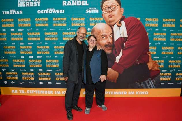 Christoph Maria Herbst and Nico Randel at the premiere of the movie Ganzer halber Bruder at the Astor Grand Cinema Hannover, 16 09 2025 Foto:xC.xNiehausx xFuturexImagex bruder_hannover_5911