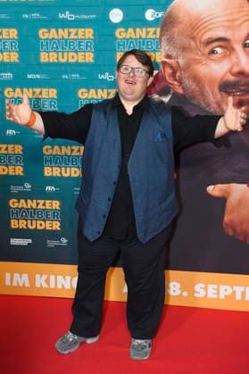 Nico Randel at the premiere of the movie Ganzer halber Bruder at the Astor Grand Cinema Hannover, 16 09 2025 Foto:xC.xNiehausx xFuturexImagex bruder_hannover_5912
