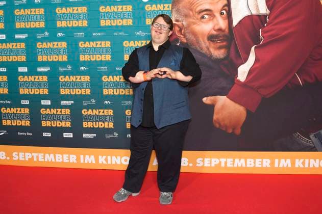 Nico Randel at the premiere of the movie Ganzer halber Bruder at the Astor Grand Cinema Hannover, 16 09 2025 Foto:xC.xNiehausx xFuturexImagex bruder_hannover_5914
