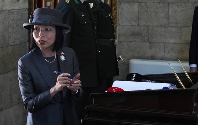 Princess Akiko of Mikasa visits Anitkabir in Ankara ANKARA, TURKIYE - SEPTEMBER 17: Princess Akiko of Mikasa signs Anitkabir Special Guest Book as she visits Anitkabir, mausoleum of Turkish Republic s Founder Mustafa Kemal Ataturk, in Ankara, Turkiye on September 17, 2025. Evrim Aydin Anadolu Ankara Turkey. Editorial use only. Please get in touch for any other usage.  Copyright: x2025xAnadoluxEvrimxAydinx
