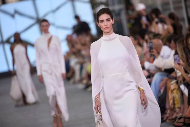 Silvia Tcherassis fashion show at MBFW Madrid Models during the fashion show of designer Silvia Tcherassi, at the 82nd edition of Mercedes Benz Fashion Week Madrid, at the Palacio de Cibeles, on September 17, 2025, in Madrid Spain This years edition will be held from September 17 to 21 and commemorates the 40th anniversary of the catwalk Silvia Tcherassi is the first designer invited to MBFW Madrid The Colombian fashion designer is considered one of the most successful fashion designers in the world Tcherassi received yesterday the International Designer Award during the first edition of this award 17 SEPTEMBER 2025 Jesús Hellí Espana  Copyright: xJesusxHellinx 6960426