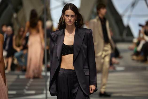Pedro del Hierro fashion show at MBFW Madrid A model during the fashion show of designer Pedro del Hierro, at the 82nd edition of Mercedes Benz Fashion Week Madrid, at the Cibeles Palace, on September 17, 2025, in Madrid Spain This years edition is held from September 17 to 21 and commemorates the 40th anniversary of the runway Pedro del Hierro is a Spanish fashion brand for women and men, which adapts to the lifestyle and needs of society 17 SEPTEMBER 2025 Jesús Hellí Madrid Madrid Madrid Spain  Copyright: xJesusxHellinx 6961183