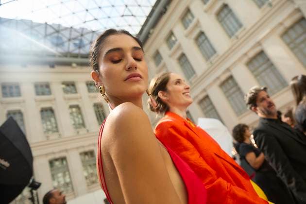 Pedro del Hierro fashion show at MBFW Madrid A model during the fashion show of designer Pedro del Hierro, at the 82nd edition of Mercedes Benz Fashion Week Madrid, at the Cibeles Palace, on September 17, 2025, in Madrid Spain This years edition is held from September 17 to 21 and commemorates the 40th anniversary of the runway Pedro del Hierro is a Spanish fashion brand for women and men, which adapts to the lifestyle and needs of society 17 SEPTEMBER 2025 Jesús Hellí Madrid Madrid Madrid Spain  Copyright: xJesusxHellinx 6961194