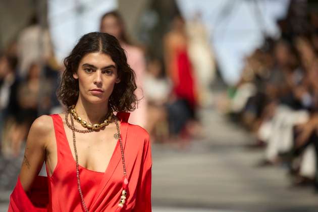 Pedro del Hierro fashion show at MBFW Madrid A model during the fashion show of designer Pedro del Hierro, at the 82nd edition of Mercedes Benz Fashion Week Madrid, at the Cibeles Palace, on September 17, 2025, in Madrid Spain This years edition is held from September 17 to 21 and commemorates the 40th anniversary of the runway Pedro del Hierro is a Spanish fashion brand for women and men, which adapts to the lifestyle and needs of society 17 SEPTEMBER 2025 Jesús Hellí Madrid Madrid Madrid Spain  Copyright: xJesusxHellinx 6961204
