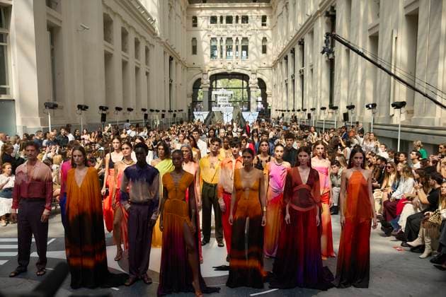 Pedro del Hierros fashion show at MBFW Madrid Models during the fashion show of designer Pedro del Hierro, at the 82nd edition of Mercedes Benz Fashion Week Madrid, at the Cibeles Palace, on September 17, 2025, in Madrid Spain This years edition is held from September 17 to 21 and commemorates the 40th anniversary of the catwalk Pedro del Hierro is a Spanish fashion brand for women and men, which adapts to the lifestyle and the needs of society 17 SEPTEMBER 2025 Jesús Hellí Madrid Madrid Madrid Spain  Copyright: xJesusxHellinx 6961207