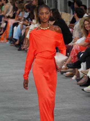 Silvia Tcherassi Fashion Show At Mercedes-Benz Fashion Week 2025 A fashion show by designer Silvia Tcherassi takes place at the Cibeles Palace during Mercedes-Benz Fashion Week in Madrid, Spain, on September 17. Madrid Madrid Spain  Copyright: xAaronxHerediax originalFilename: herediasanchez-silviatc250917_npYJh.jpg