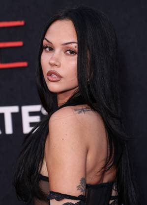 World Premiere Of Lionsgate s The Strangers - Chapter 2 American singer-songwriter Maggie Lindemann (Margaret Elizabeth Lindemann) arrives at the World Premiere Of Lionsgate s The Strangers - Chapter 2 held at AMC Century City 15 at Westfield Century City in Century City, Los Angeles, California, United States. AMC Century City 15 at Westfield Century City, Century City, Los Angeles, California, USA California United States  Copyright: xImagexPressxAgencyx originalFilename: collin-worldpre250917_nptso.jpg