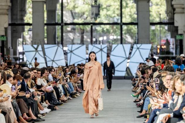 Adolfo Dominguez fashion show at MBFW Madrid Models during the fashion show of designer Adolfo Dominguez, at the 82nd edition of Mercedes Benz Fashion Week Madrid, at the Palacio de Cibeles, on September 17, 2025, in Madrid Spain This years edition will be held from September 17 to 21 and commemorates the 40th anniversary of the catwalk Adolfo Domínguez has been committed, since its inception, to a natural fashion, far from rigidity Currently, the firm has 360 points of sale in 24 countries 17 SEPTEMBER 2025 Madrid Madrid Spain  Copyright: xRicardoxRubiox 6961723