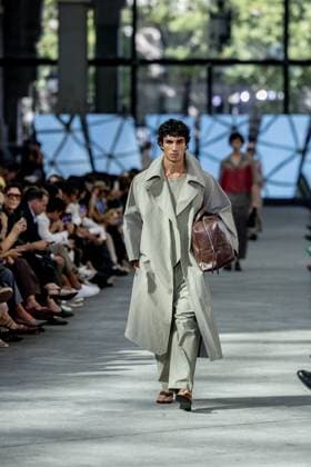 Adolfo Dominguez fashion show at MBFW Madrid Models during the fashion show of designer Adolfo Dominguez, at the 82nd edition of Mercedes Benz Fashion Week Madrid, at the Palacio de Cibeles, on September 17, 2025, in Madrid Spain This years edition will be held from September 17 to 21 and commemorates the 40th anniversary of the catwalk Adolfo Domínguez has been committed, since its inception, to a natural fashion, far from rigidity Currently, the firm has 360 points of sale in 24 countries 17 SEPTEMBER 2025 Madrid Madrid Spain  Copyright: xRicardoxRubiox 6961730