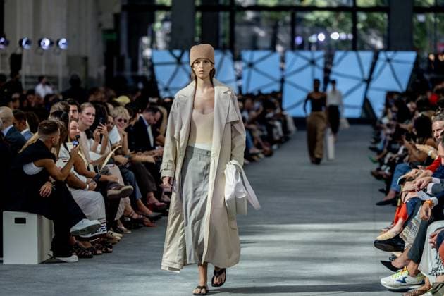 Adolfo Dominguez fashion show at MBFW Madrid Models during the fashion show of designer Adolfo Dominguez, at the 82nd edition of Mercedes Benz Fashion Week Madrid, at the Palacio de Cibeles, on September 17, 2025, in Madrid Spain This years edition will be held from September 17 to 21 and commemorates the 40th anniversary of the catwalk Adolfo Domínguez has been committed, since its inception, to a natural fashion, far from rigidity Currently, the firm has 360 points of sale in 24 countries 17 SEPTEMBER 2025 Madrid Madrid Spain  Copyright: xRicardoxRubiox 6961732