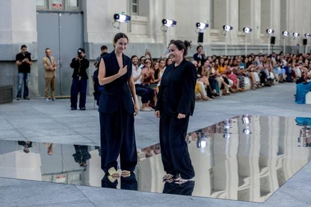 Adolfo Dominguez fashion show at MBFW Madrid Adriana and Tiziana Dominguez during the fashion show of the designer Adolfo Dominguez, at the 82nd edition of Mercedes Benz Fashion Week Madrid, at the Palacio de Cibeles, on September 17, 2025, in Madrid Spain This years edition will be held from September 17 to 21 and commemorates the 40th anniversary of the catwalk Adolfo Domínguez has been committed, since its inception, to a natural fashion, far from rigidity Currently, the firm has 360 points of sale in 24 countries 17 SEPTEMBER 2025 Madrid Madrid Spain  Copyright: xRicardoxRubiox 6961765