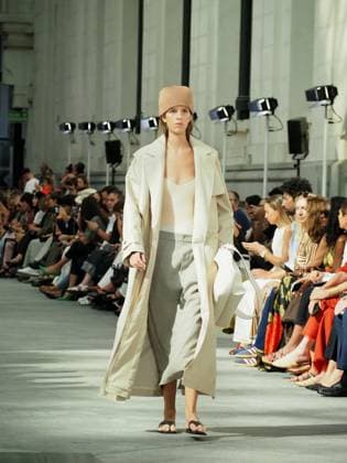 Adolfo Dominguez Fashion Show At Mercedes-Benz Fashion Week 2025 Designer Adolfo Dominguez shows at the Cibeles Palace during Mercedes-Benz Fashion Week Madrid, which celebrates its 40th anniversary in Madrid, Spain, on September 17. Madrid Madrid Spain  Copyright: xAaronxHerediax originalFilename: herediasanchez-adolfodo250917_np0Zo.jpg