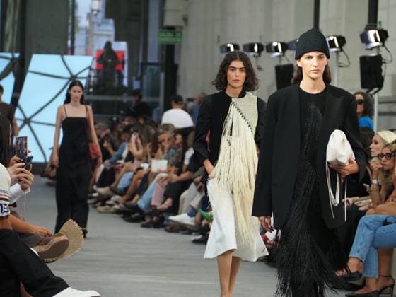 Adolfo Dominguez Fashion Show At Mercedes-Benz Fashion Week 2025 Designer Adolfo Dominguez shows at the Cibeles Palace during Mercedes-Benz Fashion Week Madrid, which celebrates its 40th anniversary in Madrid, Spain, on September 17. Madrid Madrid Spain  Copyright: xAaronxHerediax originalFilename: herediasanchez-adolfodo250917_npe4E.jpg