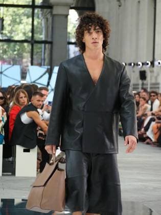 Adolfo Dominguez Fashion Show At Mercedes-Benz Fashion Week 2025 Designer Adolfo Dominguez shows at the Cibeles Palace during Mercedes-Benz Fashion Week Madrid, which celebrates its 40th anniversary in Madrid, Spain, on September 17. Madrid Madrid Spain  Copyright: xAaronxHerediax originalFilename: herediasanchez-adolfodo250917_npNpW.jpg