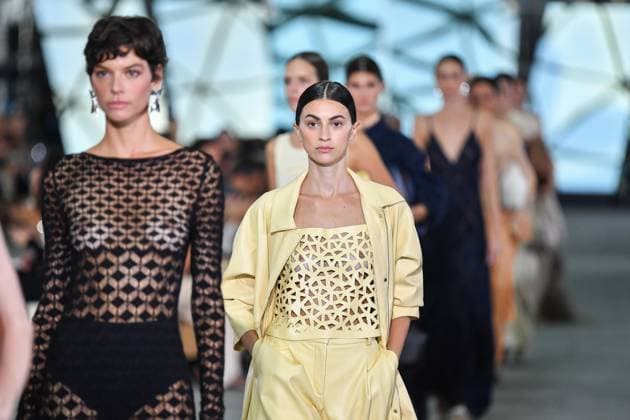 Mercedes-Benz Fashion Week de Madrid - 17 Sep 2025 A model walks the runway wearing a design by Simorra during the Mercedes-Benz Fashion Week de Madrid in IFERMA. Madrid Spain Copyright: xAtilanoxGarciax xSOPAxImagesx FOTO48416