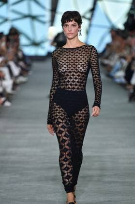 Mercedes-Benz Fashion Week de Madrid - 17 Sep 2025 A model walks the runway wearing a design by Simorra during the Mercedes-Benz Fashion Week de Madrid in IFERMA. Madrid Spain Copyright: xAtilanoxGarciax xSOPAxImagesx FOTO48382