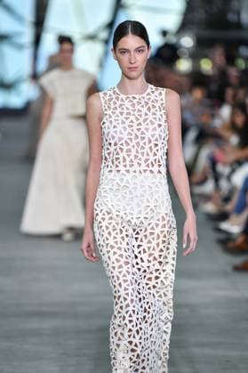 Mercedes-Benz Fashion Week de Madrid - 17 Sep 2025 A model walks the runway wearing a design by Simorra during the Mercedes-Benz Fashion Week de Madrid in IFERMA. Madrid Spain Copyright: xAtilanoxGarciax xSOPAxImagesx FOTO48404