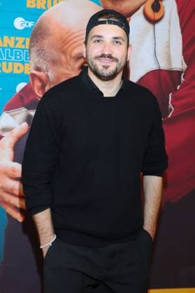 Cinema premiere of Ganzer halber Bruder in Hamburg Christopher Schmmidt, premiere tour of Ganzer halber Bruder , Holi Kino Hamburg, 17 09 2025 Copyright: xEventpressxBecherx