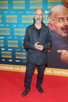 Cinema premiere of Ganzer halber Bruder in Hamburg Christoph Maria Herbst, premiere tour of Ganzer halber Bruder , Holi Kino Hamburg, 17 09 2025 Copyright: xEventpressxBecherx