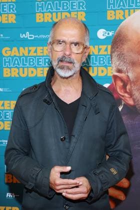 Cinema premiere of Ganzer halber Bruder in Hamburg Christoph Maria Herbst, premiere tour of Ganzer halber Bruder , Holi Kino Hamburg, 17 09 2025 Copyright: xEventpressxBecherx