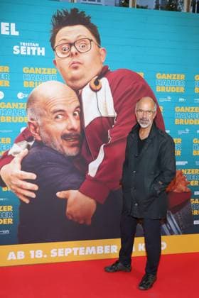 Cinema premiere of Ganzer halber Bruder in Hamburg Christoph Maria Herbst, premiere tour of Ganzer halber Bruder , Holi Kino Hamburg, 17 09 2025 Copyright: xEventpressxBecherx