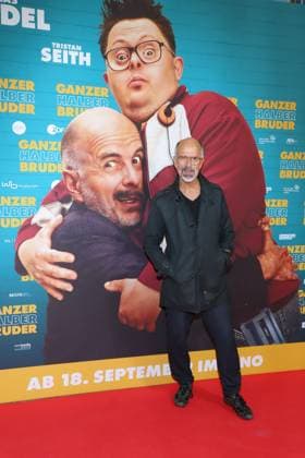 Cinema premiere of Ganzer halber Bruder in Hamburg Christoph Maria Herbst, premiere tour of Ganzer halber Bruder , Holi Kino Hamburg, 17 09 2025 Copyright: xEventpressxBecherx