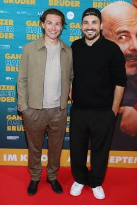 Cinema premiere Ganzer halber Bruder in Hamburg Max Suhr, Christopher Schmmidt, Premiere tour Ganzer halber Bruder , Holi Kino Hamburg, 17 09 2025 Copyright: xEventpressxBecherx