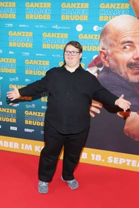 Cinema premiere of Ganzer halber Bruder in Hamburg Nico Randel, premiere tour of Ganzer halber Bruder , Holi Kino Hamburg, 17 09 2025 Copyright: xEventpressxBecherx