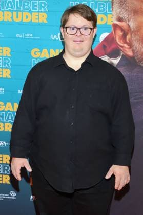 Cinema premiere of Ganzer halber Bruder in Hamburg Nico Randel, premiere tour of Ganzer halber Bruder , Holi Kino Hamburg, 17 09 2025 Copyright: xEventpressxBecherx